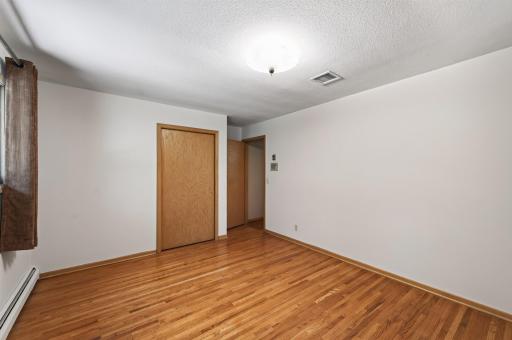 1472 Bridgeview Avenue, Eagan, MN 55121