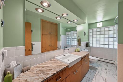 1472 Bridgeview Avenue, Eagan, MN 55121