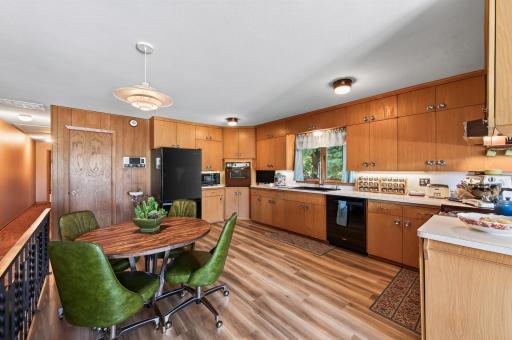 1472 Bridgeview Avenue, Eagan, MN 55121