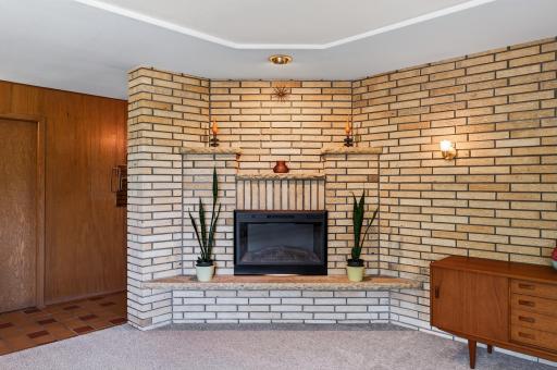 1472 Bridgeview Avenue, Eagan, MN 55121