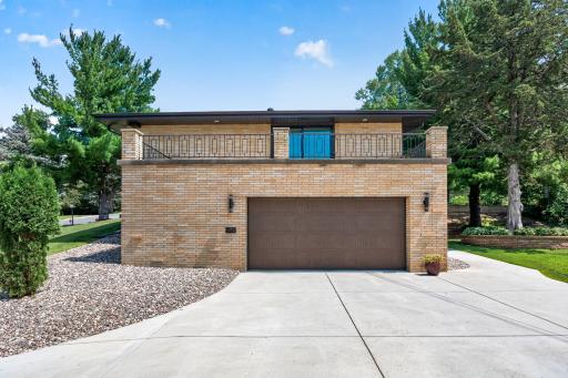 1472 Bridgeview Avenue, Eagan, MN 55121