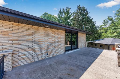 1472 Bridgeview Avenue, Eagan, MN 55121