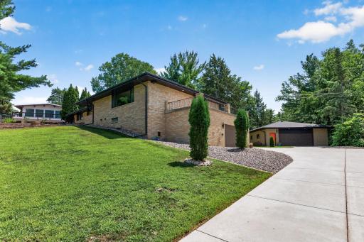 1472 Bridgeview Avenue, Eagan, MN 55121
