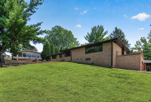 1472 Bridgeview Avenue, Eagan, MN 55121