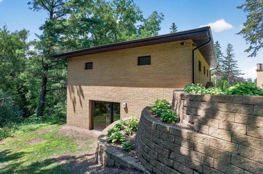1472 Bridgeview Avenue, Eagan, MN 55121