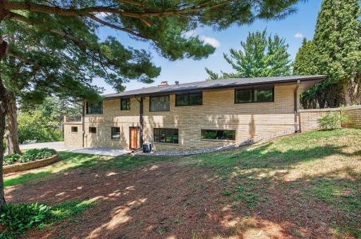 1472 Bridgeview Avenue, Eagan, MN 55121