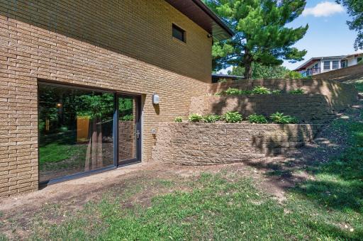 1472 Bridgeview Avenue, Eagan, MN 55121
