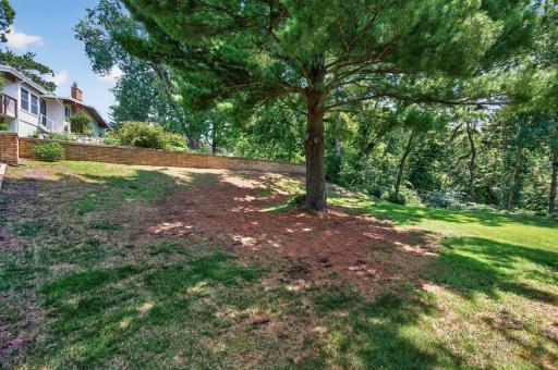 1472 Bridgeview Avenue, Eagan, MN 55121