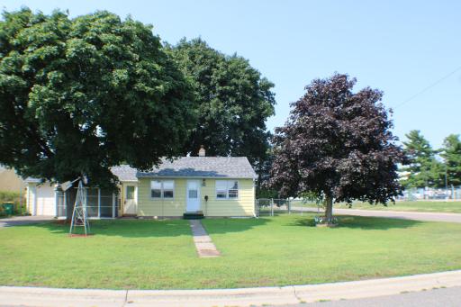 6300 60th Avenue N, Crystal, MN 55428