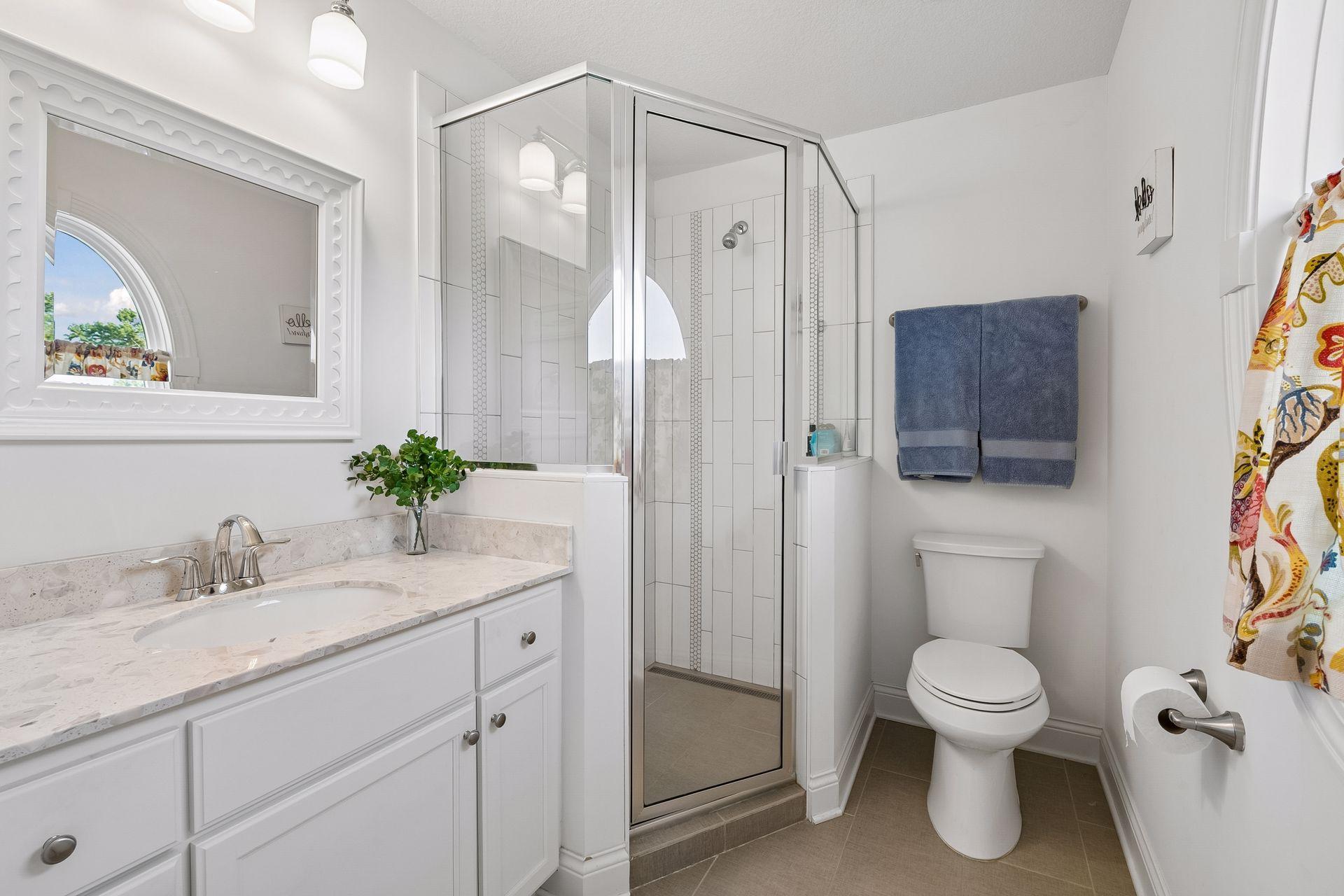 Bedroom4 (Ensuite) - 3/4 bath