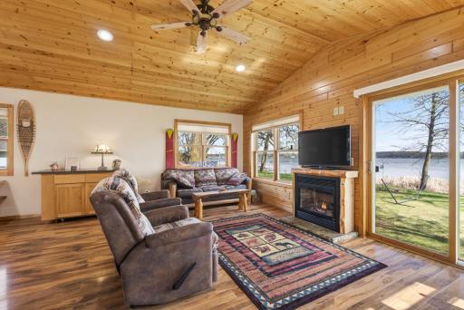 11056 Hoyer Avenue NW, Annandale, MN 55302
