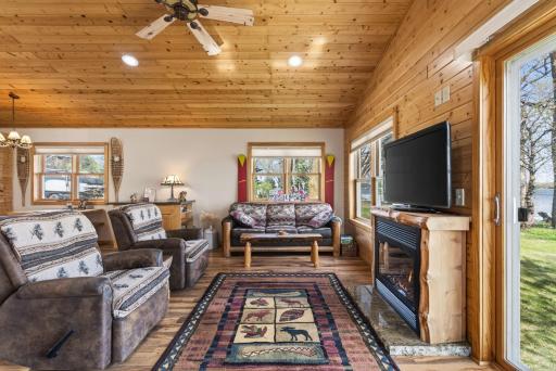 11056 Hoyer Avenue NW, Annandale, MN 55302