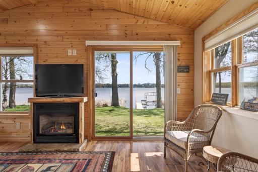 11056 Hoyer Avenue NW, Annandale, MN 55302