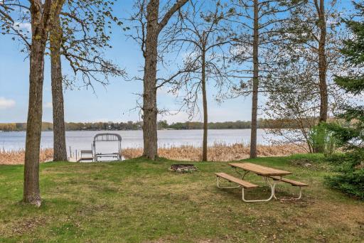 11056 Hoyer Avenue NW, Annandale, MN 55302