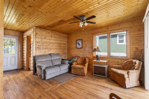 11056 Hoyer Avenue NW, Annandale, MN 55302