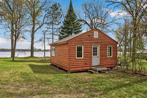 11056 Hoyer Avenue NW, Annandale, MN 55302