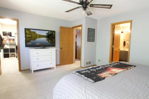 7818 Davidson Court, Inver Grove Heights, MN 55076