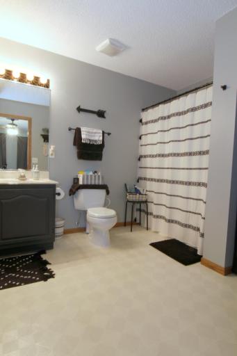 7818 Davidson Court, Inver Grove Heights, MN 55076