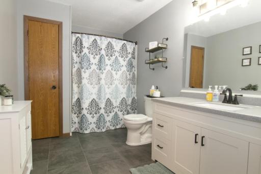 7818 Davidson Court, Inver Grove Heights, MN 55076