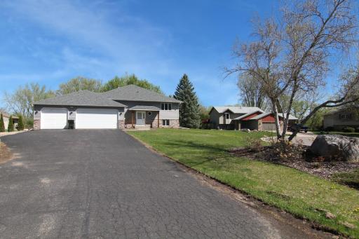 7818 Davidson Court, Inver Grove Heights, MN 55076