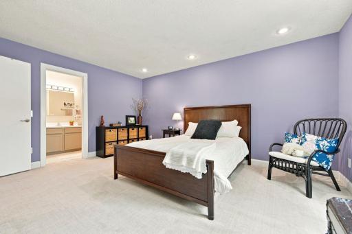303 Elan Court, Woodbury, MN 55125
