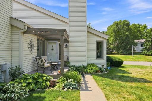 303 Elan Court, Woodbury, MN 55125
