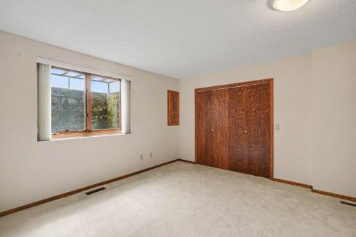 17703 Landmark Court, Lakeville, MN 55044