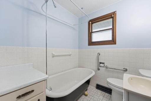 218 9th Avenue N, Waite Park, MN 56387