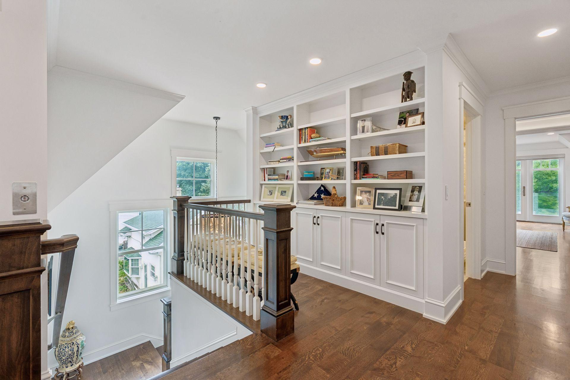 upper level reading and storage nook