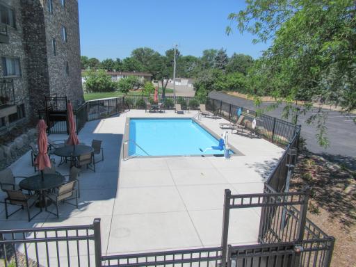 Shared Pool.jpg