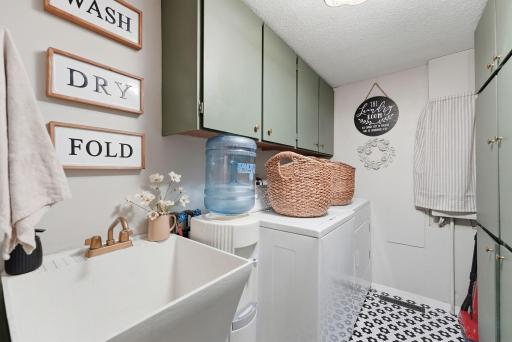 505 Ash Street SE, New London, MN 56273