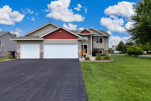 279 Kiso Avenue, Shakopee, MN 55379