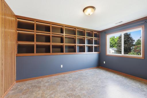 279 Kiso Avenue, Shakopee, MN 55379