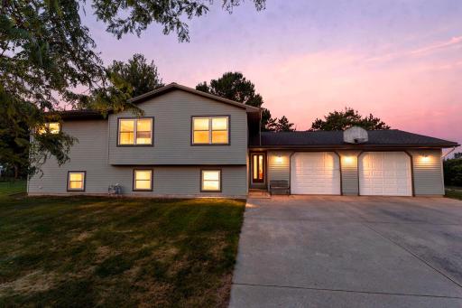 705 N Estates Avenue, Litchfield, MN 55355