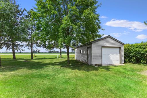 705 N Estates Avenue, Litchfield, MN 55355