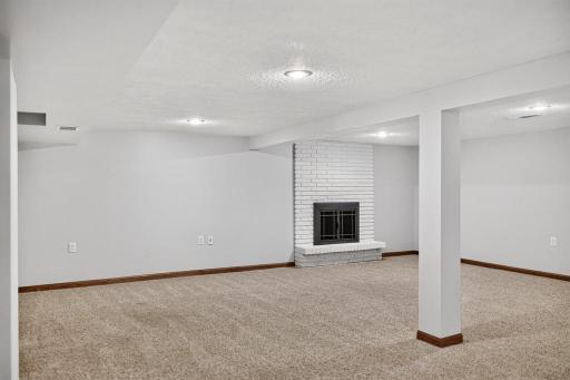 133 Craig Way NE, Fridley, MN 55432