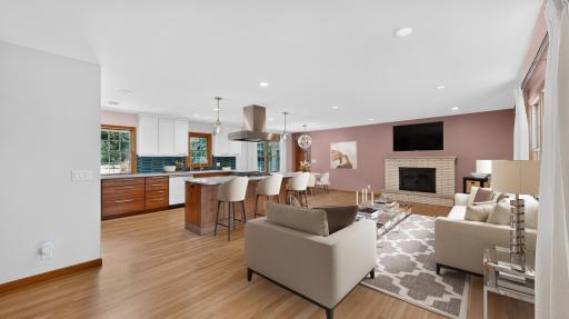 133 Craig Way NE, Fridley, MN 55432