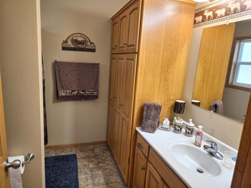 Convenient 2nd floor 3/4 bath located between the family room and bedroom.