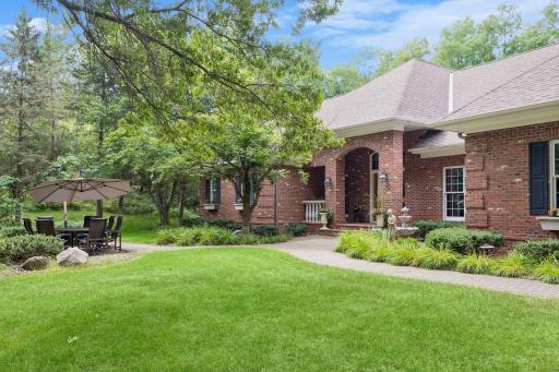 1959 Pine Ridge Drive, Saint Paul, MN 55118