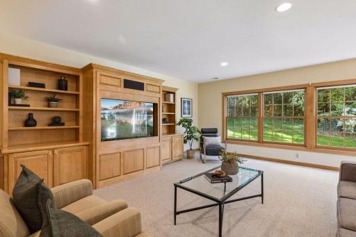 1959 Pine Ridge Drive, Saint Paul, MN 55118