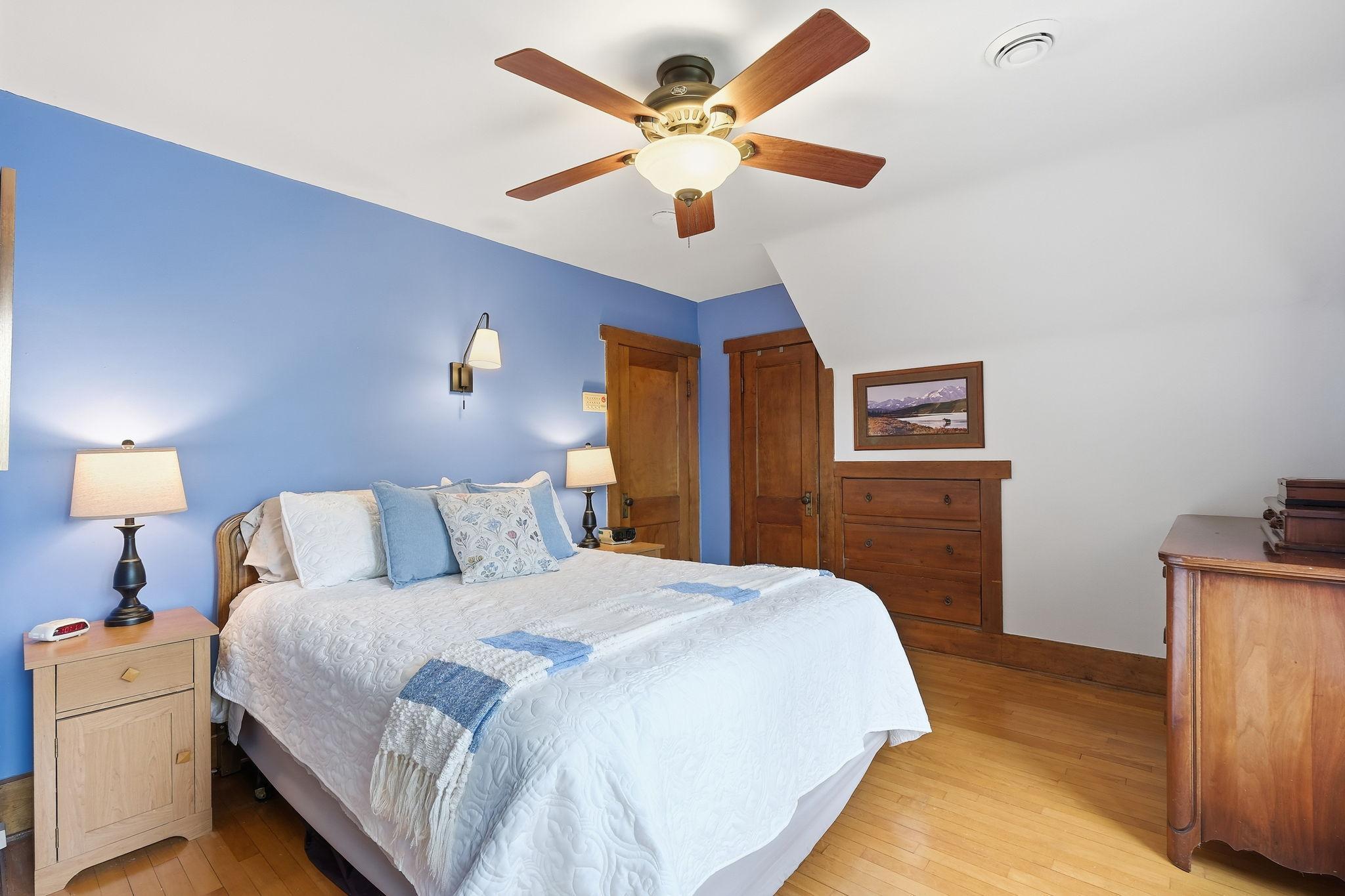 Plenty of room and still a cozy feeling.