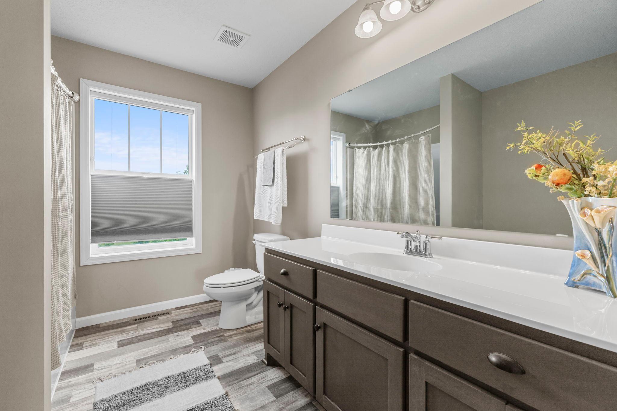 Upper level full bath