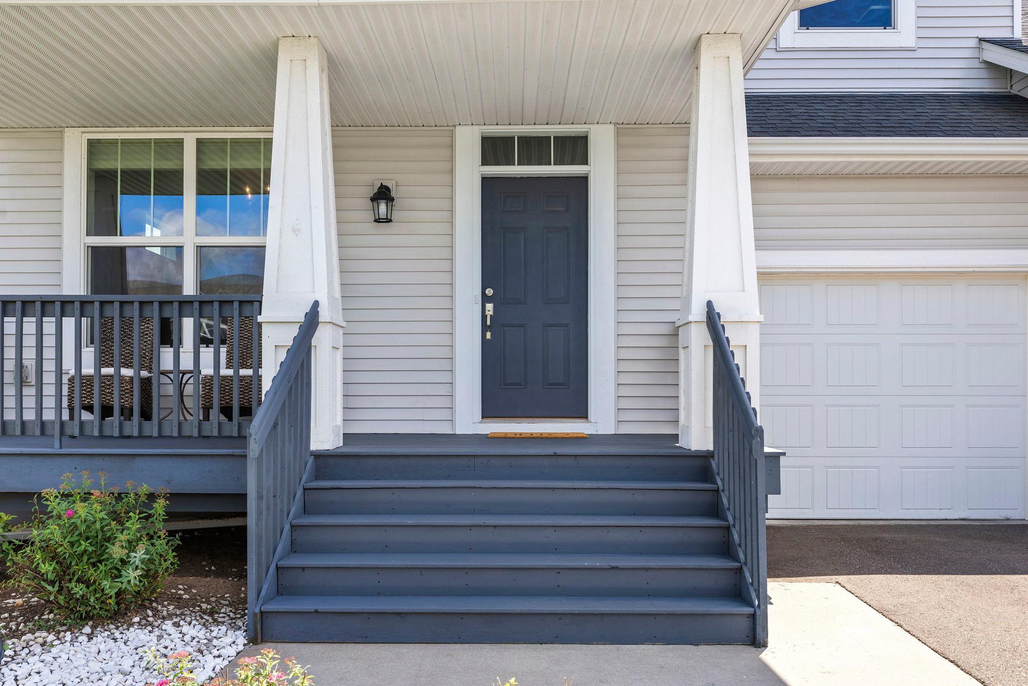 6609 96th St S Front Porch