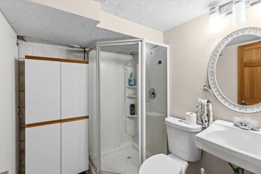Lower level 3/4 bath