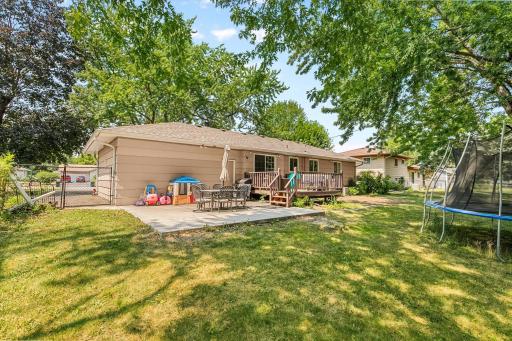 Big fenced yard for kids and/or dogs