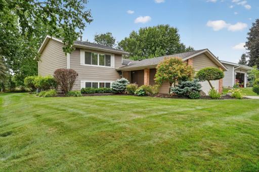 8412 Hiawatha Avenue, Eden Prairie, MN 55347