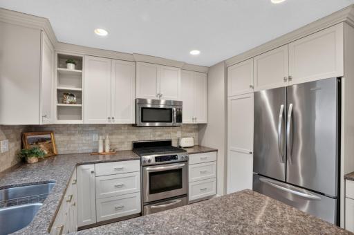 8412 Hiawatha Avenue, Eden Prairie, MN 55347