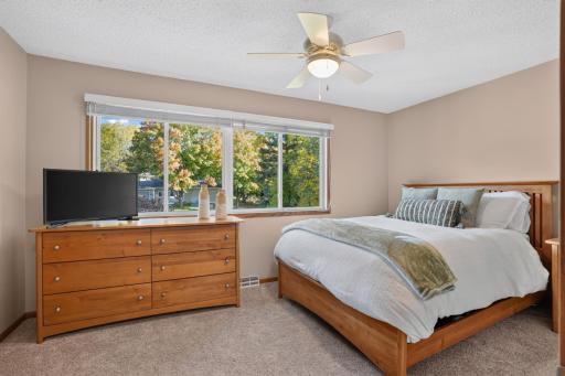 8412 Hiawatha Avenue, Eden Prairie, MN 55347