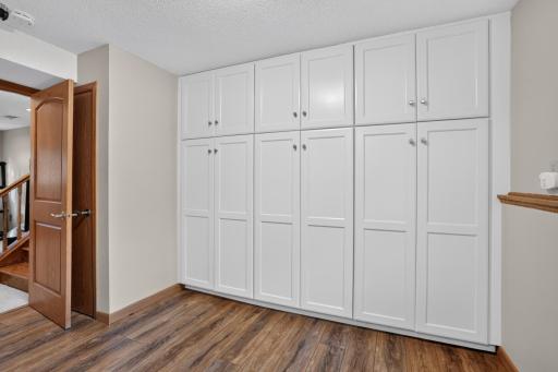 8412 Hiawatha Avenue, Eden Prairie, MN 55347