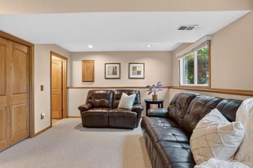 8412 Hiawatha Avenue, Eden Prairie, MN 55347